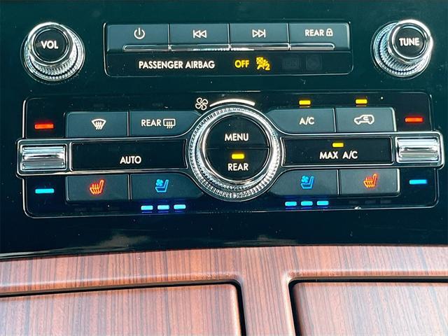 used 2024 Lincoln Navigator car, priced at $78,286