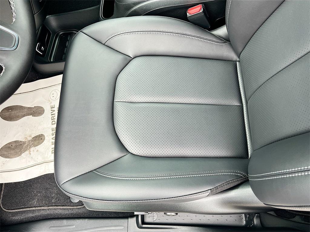new 2026 Chrysler Pacifica car, priced at $41,962