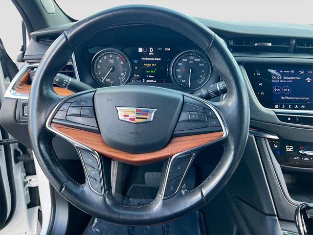 used 2022 Cadillac XT5 car, priced at $29,992