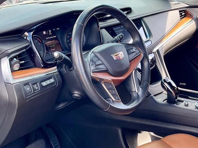used 2022 Cadillac XT5 car, priced at $29,992