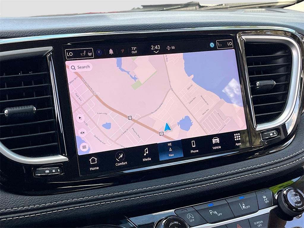 used 2023 Chrysler Pacifica car, priced at $24,984