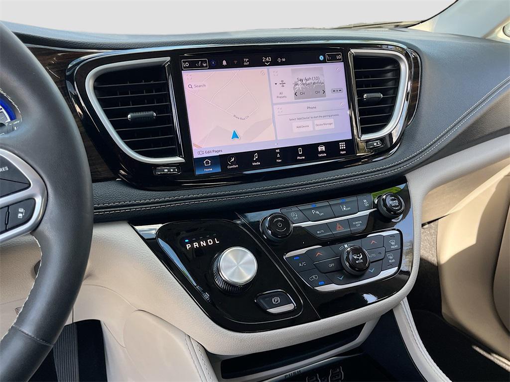 used 2023 Chrysler Pacifica car, priced at $24,984