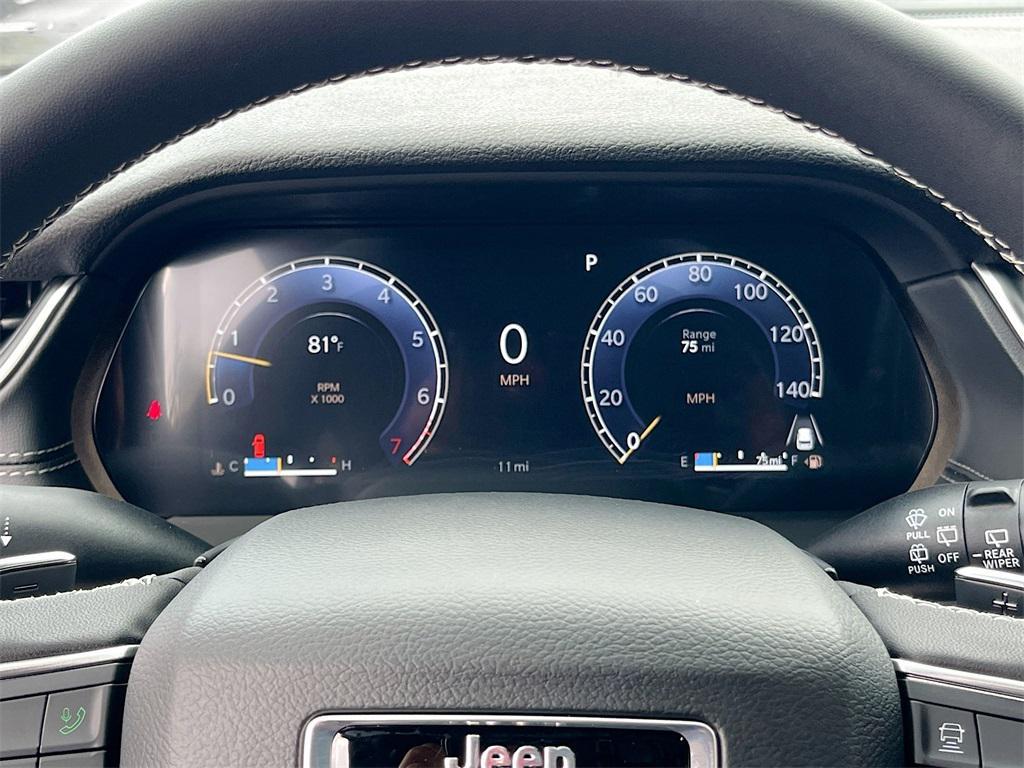 new 2025 Jeep Grand Cherokee car, priced at $37,071