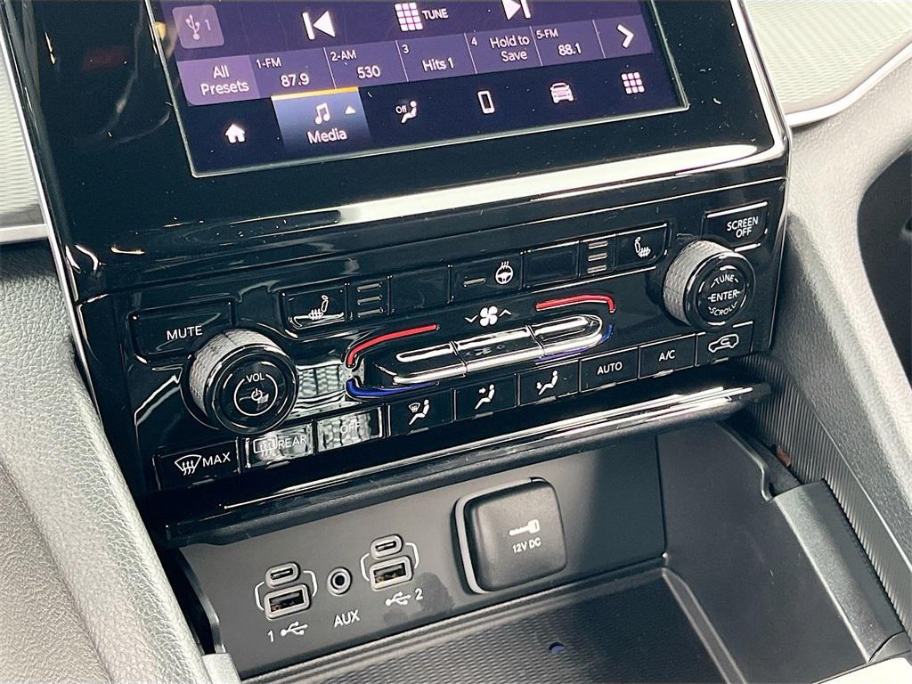 new 2025 Jeep Grand Cherokee car, priced at $37,071