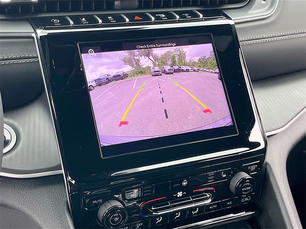 new 2025 Jeep Grand Cherokee car, priced at $37,071