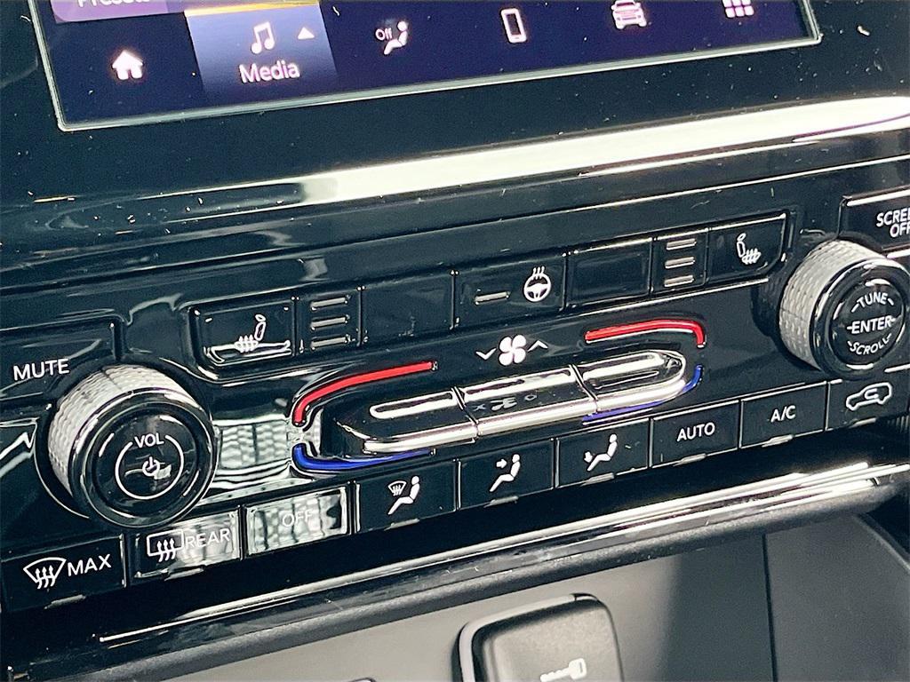 new 2025 Jeep Grand Cherokee car, priced at $37,071