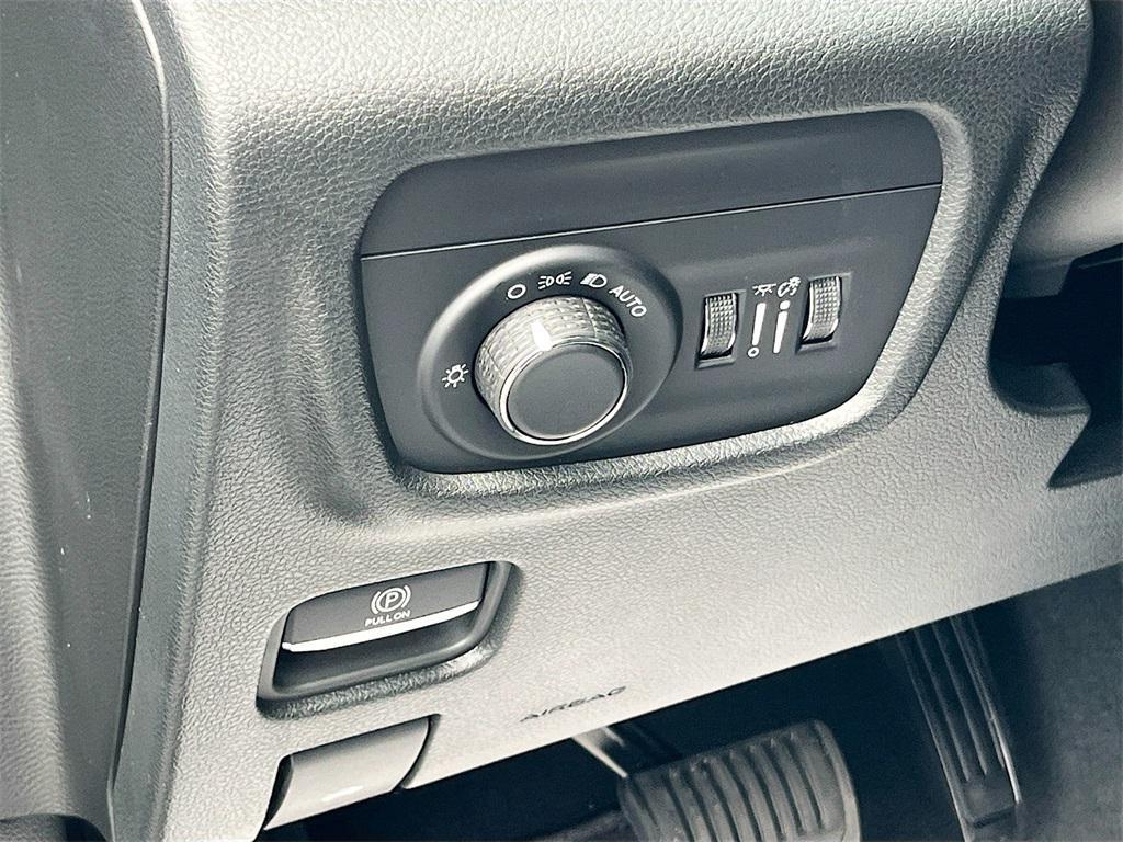 new 2025 Jeep Grand Cherokee car, priced at $37,071