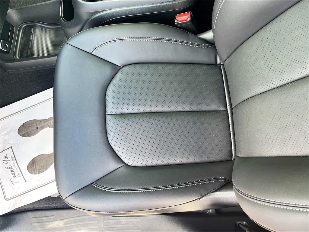 new 2026 Chrysler Pacifica car, priced at $36,038