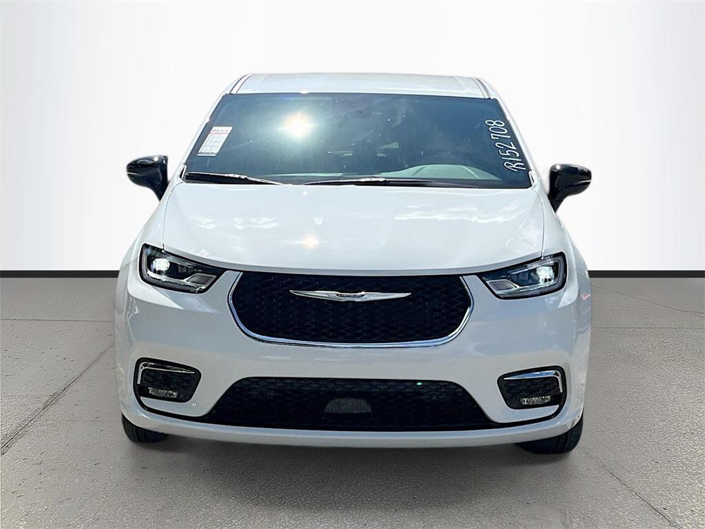 new 2026 Chrysler Pacifica car, priced at $36,038