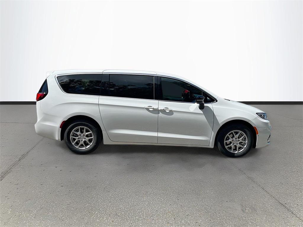 new 2026 Chrysler Pacifica car, priced at $36,038