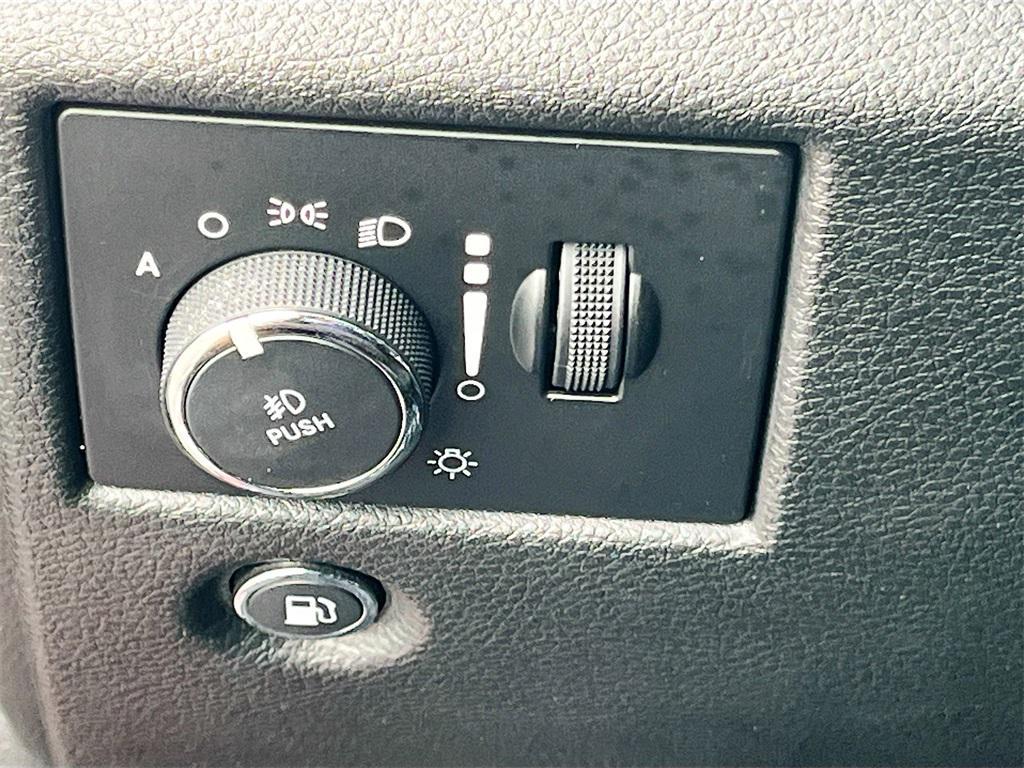 used 2020 Jeep Grand Cherokee car, priced at $19,291