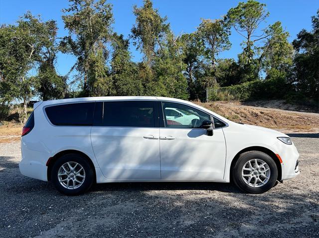 new 2025 Chrysler Pacifica car, priced at $50,465