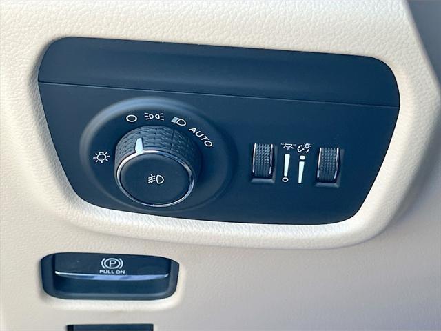 new 2025 Jeep Grand Cherokee car, priced at $43,159
