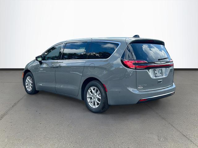 new 2024 Chrysler Pacifica car, priced at $40,348