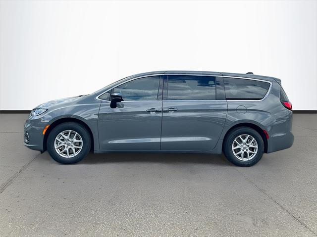 new 2024 Chrysler Pacifica car, priced at $40,348