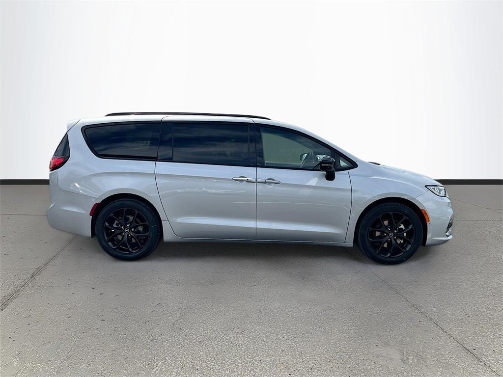 new 2026 Chrysler Pacifica car, priced at $49,695