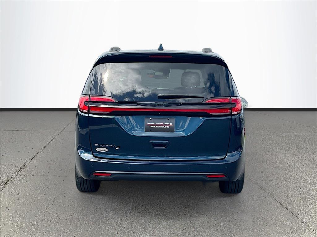 used 2021 Chrysler Pacifica car, priced at $25,677
