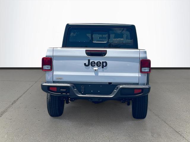 new 2025 Jeep Gladiator car, priced at $37,201