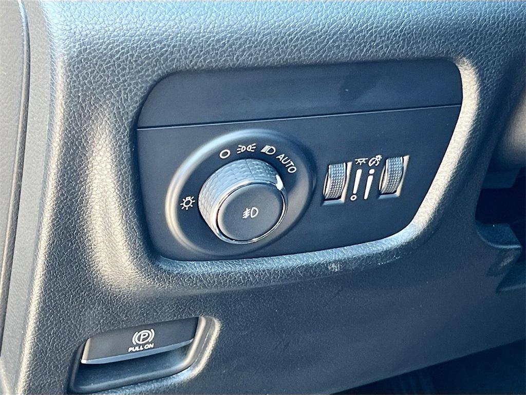 used 2023 Jeep Grand Cherokee car, priced at $30,487