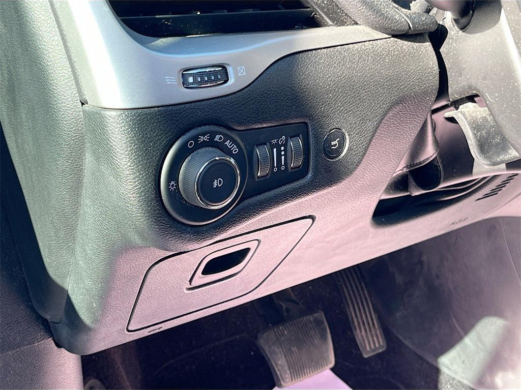 used 2017 Jeep Cherokee car, priced at $14,474