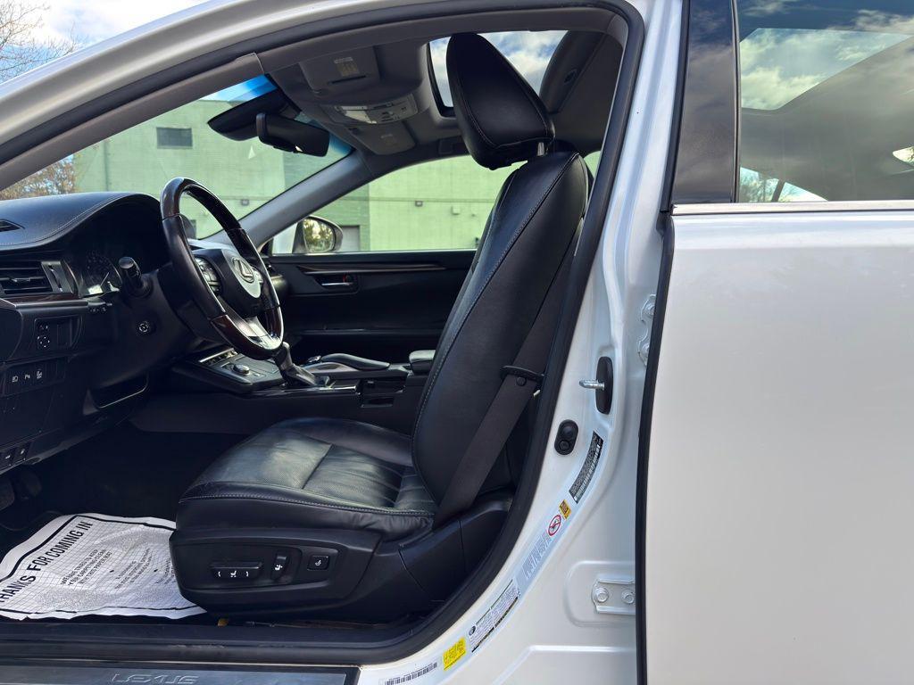 used 2016 Lexus ES 350 car, priced at $15,780