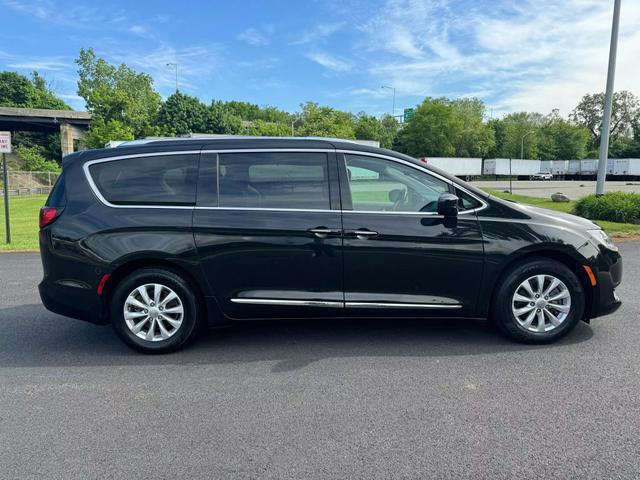 used 2018 Chrysler Pacifica car, priced at $19,995