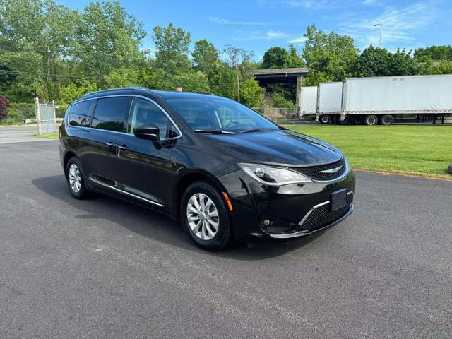 used 2018 Chrysler Pacifica car, priced at $19,995