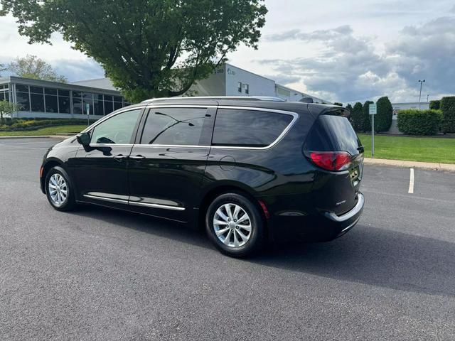 used 2018 Chrysler Pacifica car, priced at $19,995