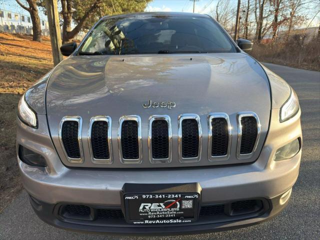 used 2016 Jeep Cherokee car, priced at $10,880