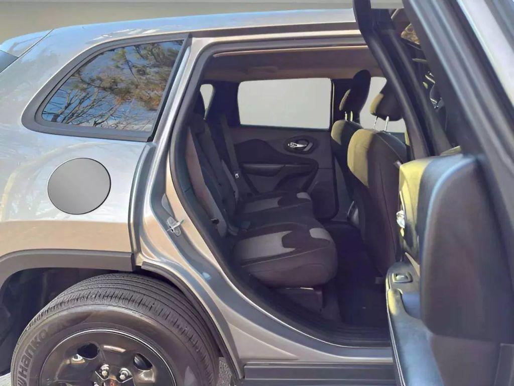 used 2016 Jeep Cherokee car, priced at $9,480