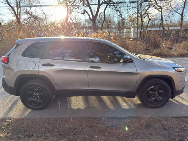 used 2016 Jeep Cherokee car, priced at $10,880