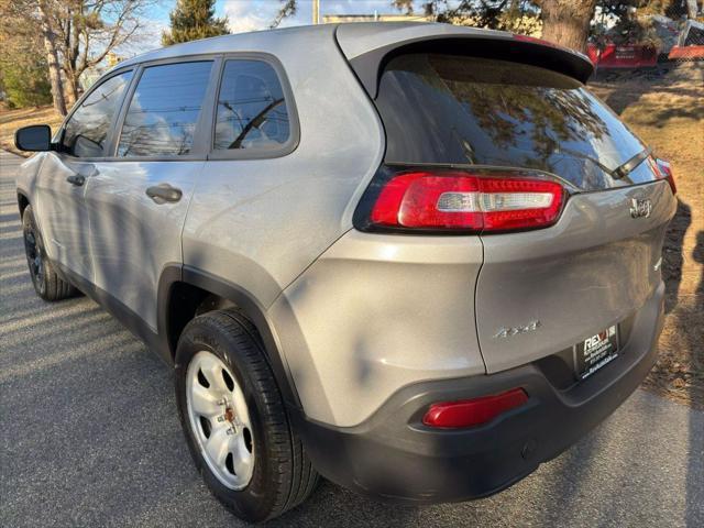 used 2016 Jeep Cherokee car, priced at $10,880