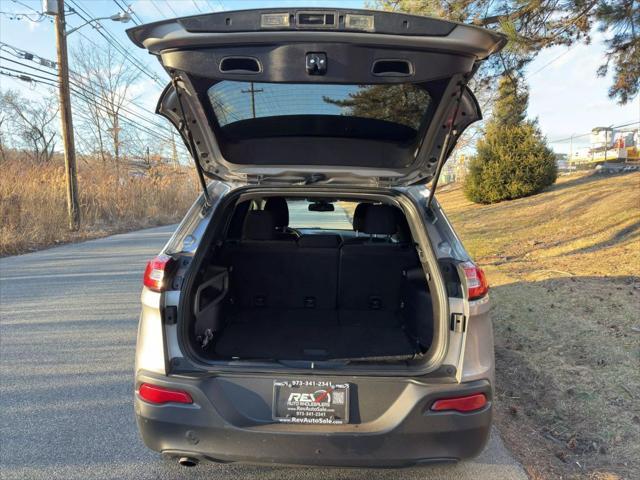 used 2016 Jeep Cherokee car, priced at $10,880