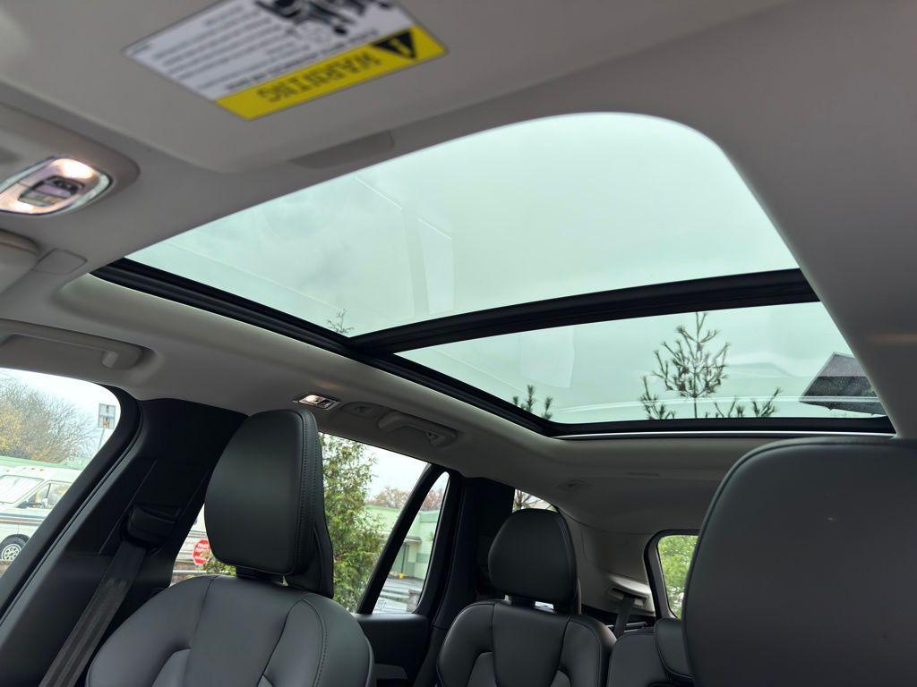 used 2022 Volvo XC90 car, priced at $20,680