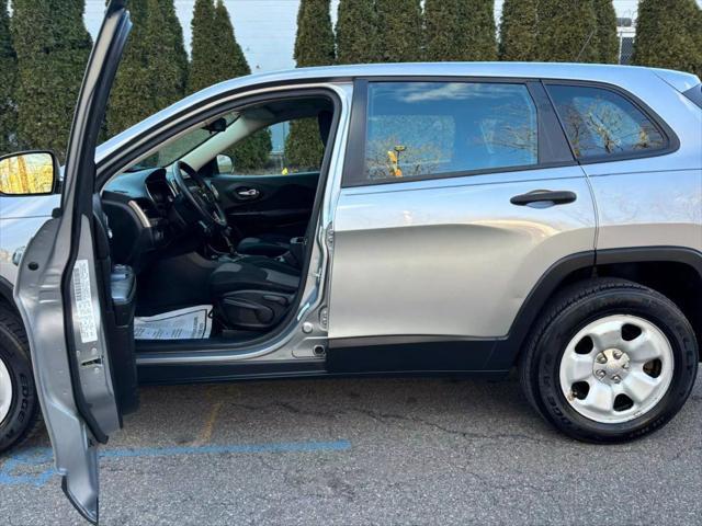 used 2014 Jeep Cherokee car, priced at $7,614