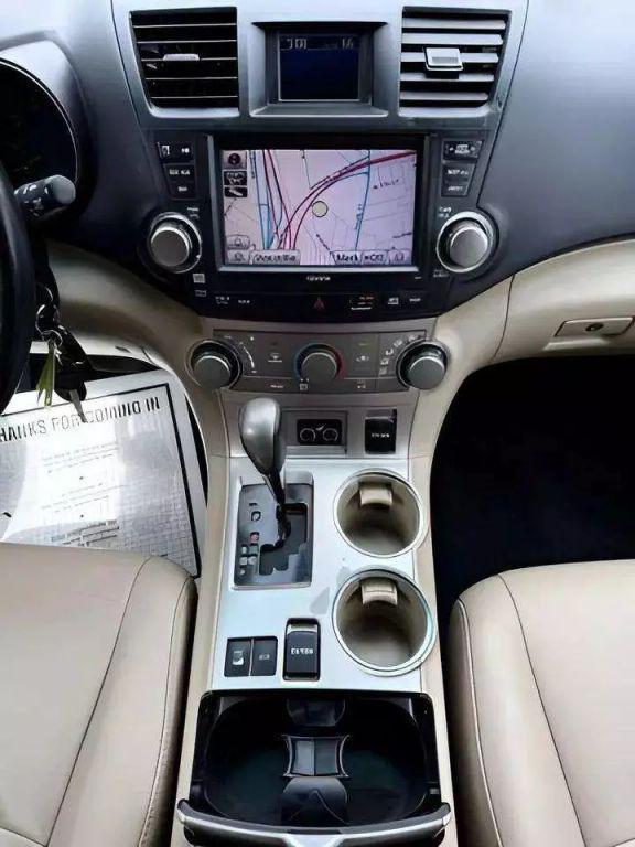 used 2011 Toyota Highlander car, priced at $8,880