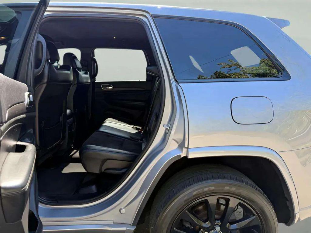 used 2018 Jeep Grand Cherokee car, priced at $13,864