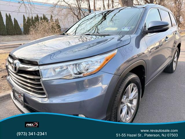 used 2015 Toyota Highlander car, priced at $14,880