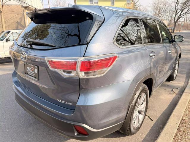 used 2015 Toyota Highlander car, priced at $14,880