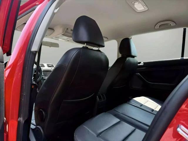 used 2013 Volkswagen Jetta SportWagen car, priced at $6,880