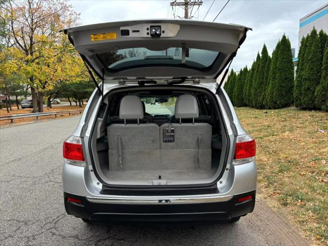 used 2012 Toyota Highlander car, priced at $11,990