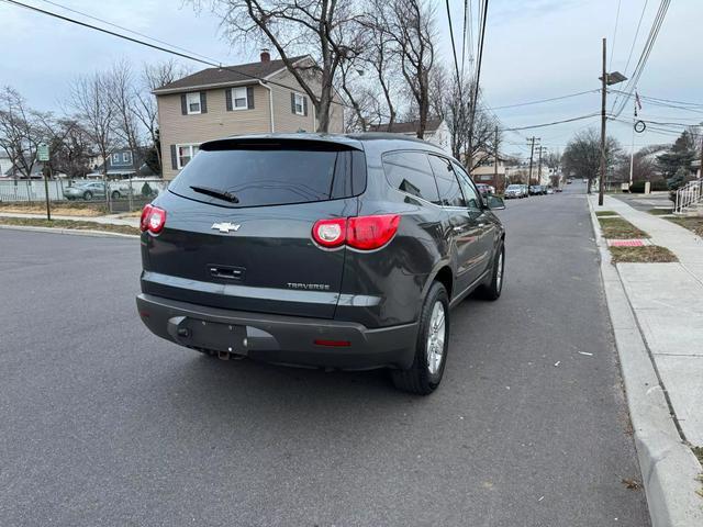 used 2010 Chevrolet Traverse car, priced at $5,495