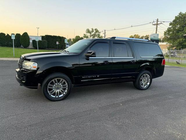 used 2009 Lincoln Navigator car, priced at $9,990