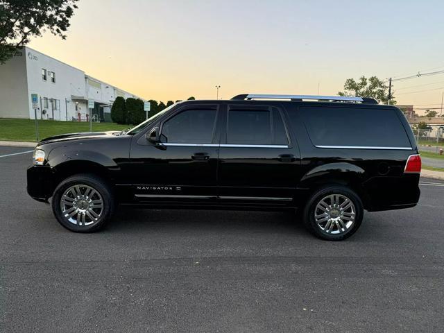 used 2009 Lincoln Navigator car, priced at $9,990