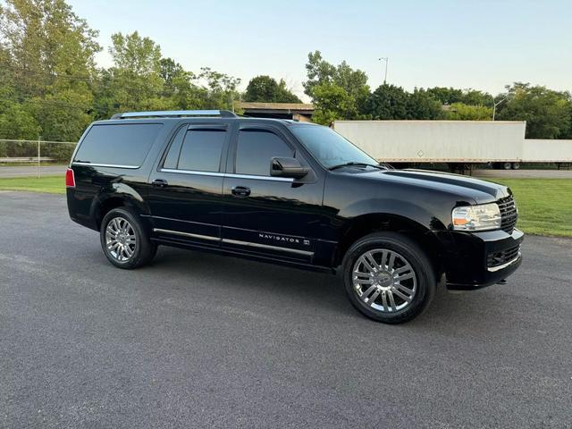 used 2009 Lincoln Navigator car, priced at $9,990