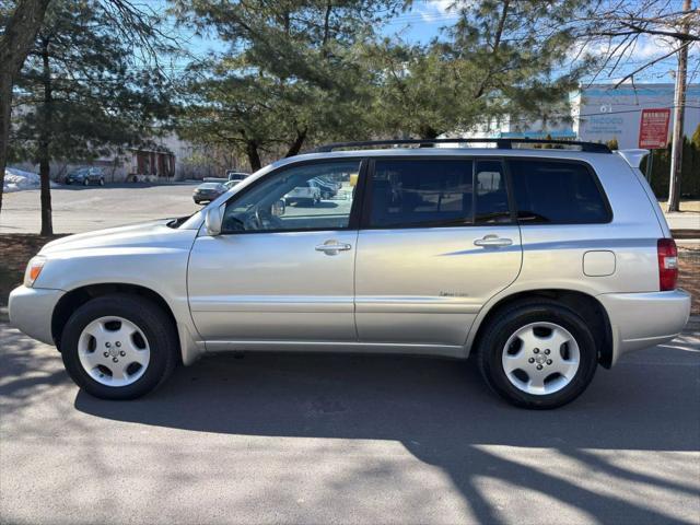 used 2006 Toyota Highlander car, priced at $7,180