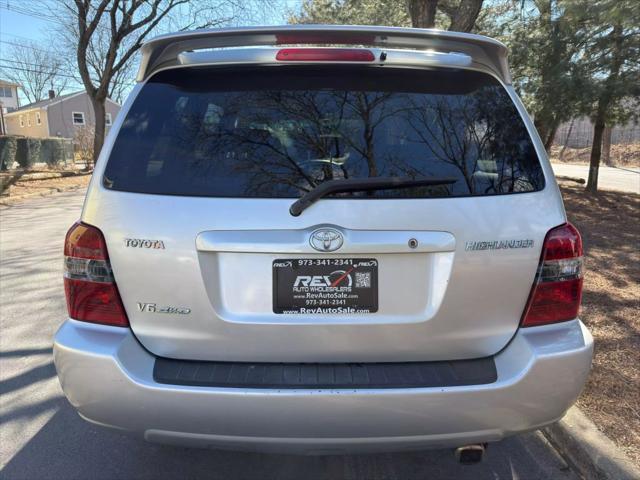 used 2006 Toyota Highlander car, priced at $7,180