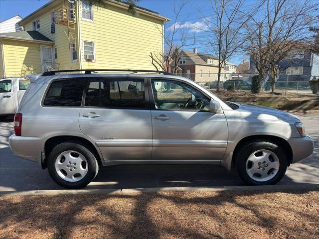 used 2006 Toyota Highlander car, priced at $7,180