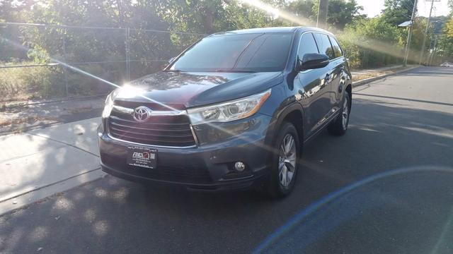 used 2014 Toyota Highlander car, priced at $12,490