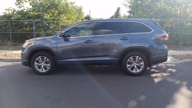 used 2014 Toyota Highlander car, priced at $12,490